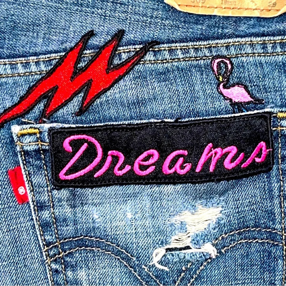 Levis 569 Cut Off Distressed Denim Shorts Womens 30/31 Patches Y2K Festival‎ - Picture 7 of 10